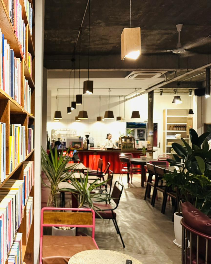 Ảnh The Lib Coffee & Books 13