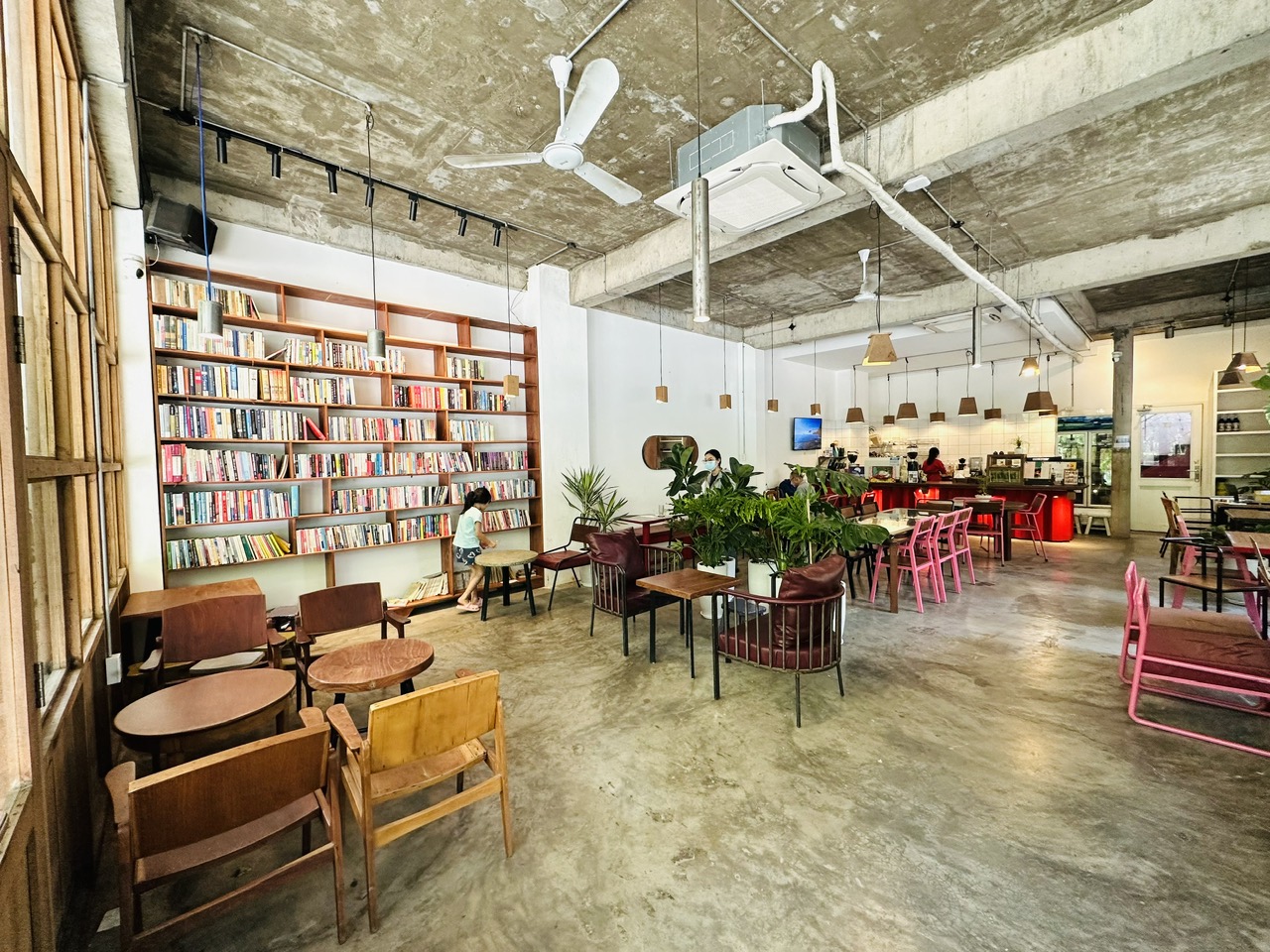 Ảnh The Lib Coffee & Books 15