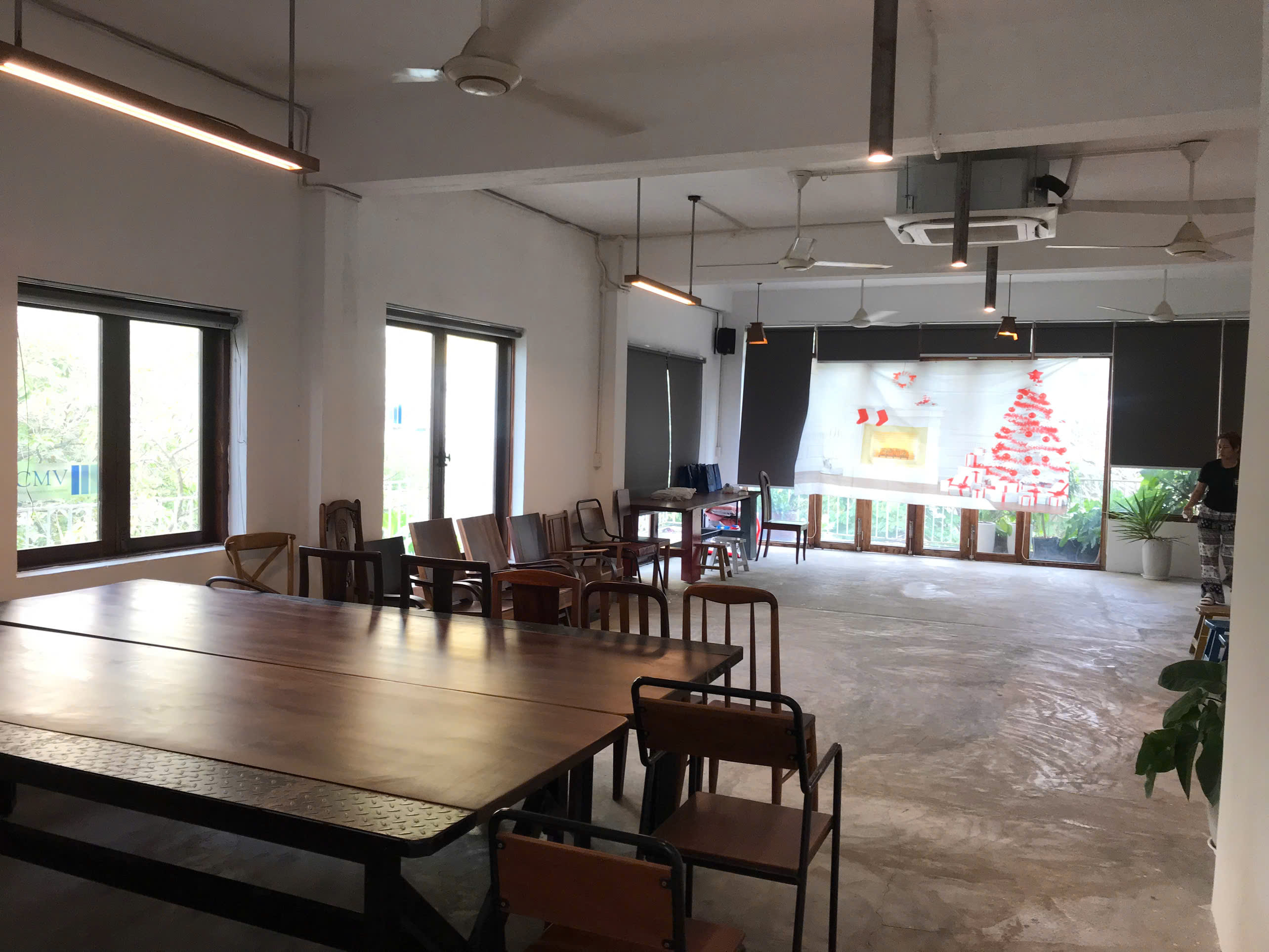 Tầng Ba & Sự Kiện